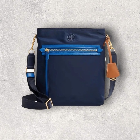 Tory Burch Handbags - Tory Burch Perry Nylon SwingPack Crossbody